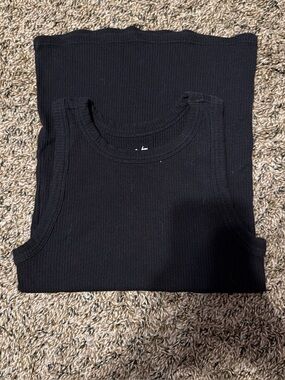 Black ribbed tank top